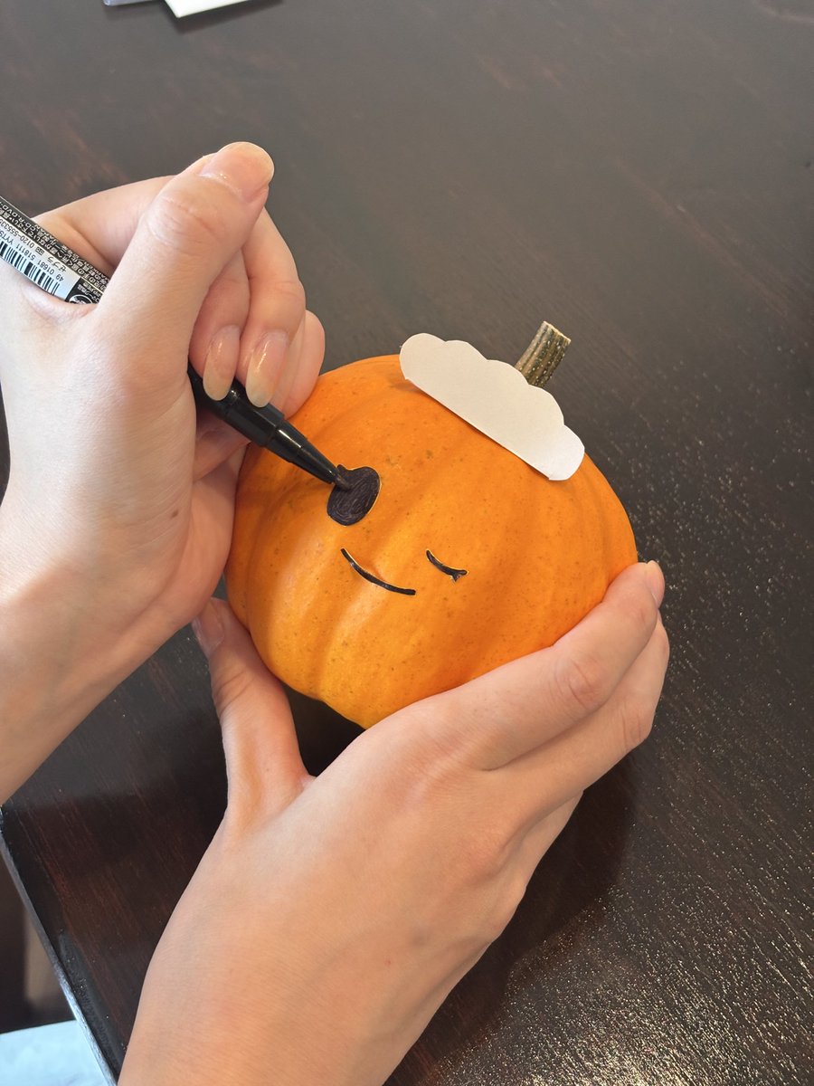 patricia__maid's tweet photo. ハロウィンのことしか考えられなくなるのです https://t.co/BHy29bVEN9