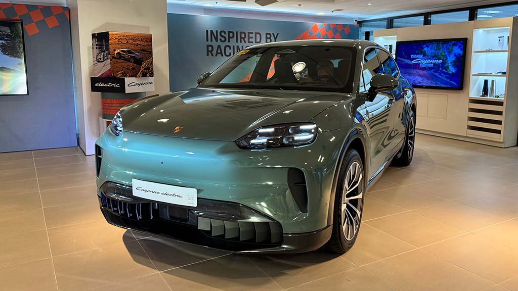 carguideph's tweet photo. The "base" Cayenne Electric will soon be followed by the Cayenne Turbo Electric as well. #Porsche #PorschePhilippines #CayenneElectric #LuxurySUV #CarLaunch #CarGuidePH
https://t.co/rqlWImajJO https://t.co/cHIMaLQNkC