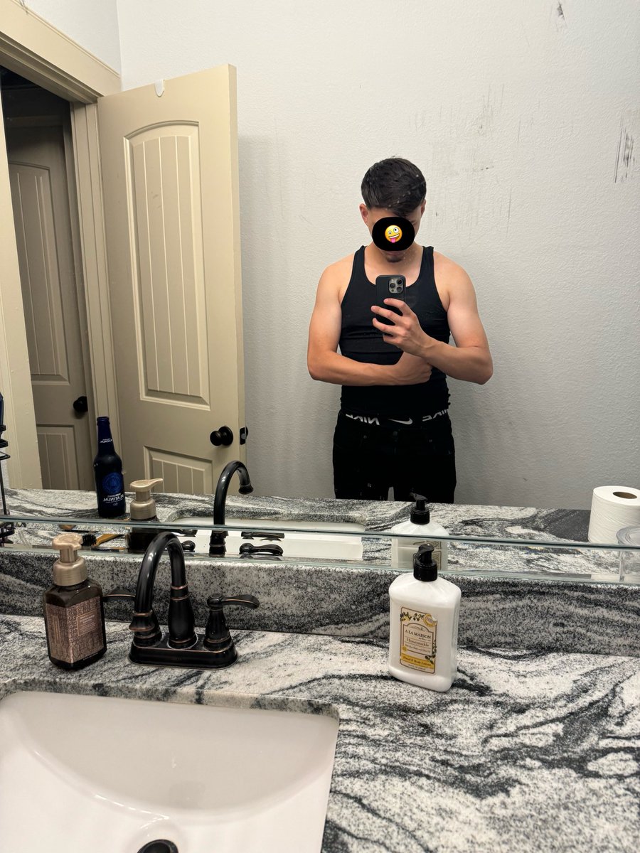 Vergonw8's tweet photo. Who can suck me up?
#htx #latino #dick #uncut #mlm https://t.co/szlwQB8szi