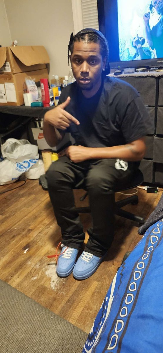 sidedaddynino's tweet photo. I low-key need to gone let this android go huh🤔😂 #photodump #southmemphis #memphis901 https://t.co/TtSen0T014