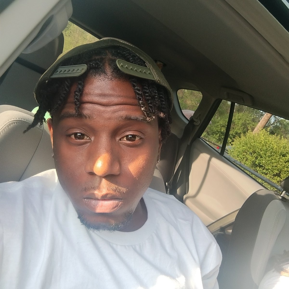 sidedaddynino's tweet photo. I low-key need to gone let this android go huh🤔😂 #photodump #southmemphis #memphis901 https://t.co/TtSen0T014