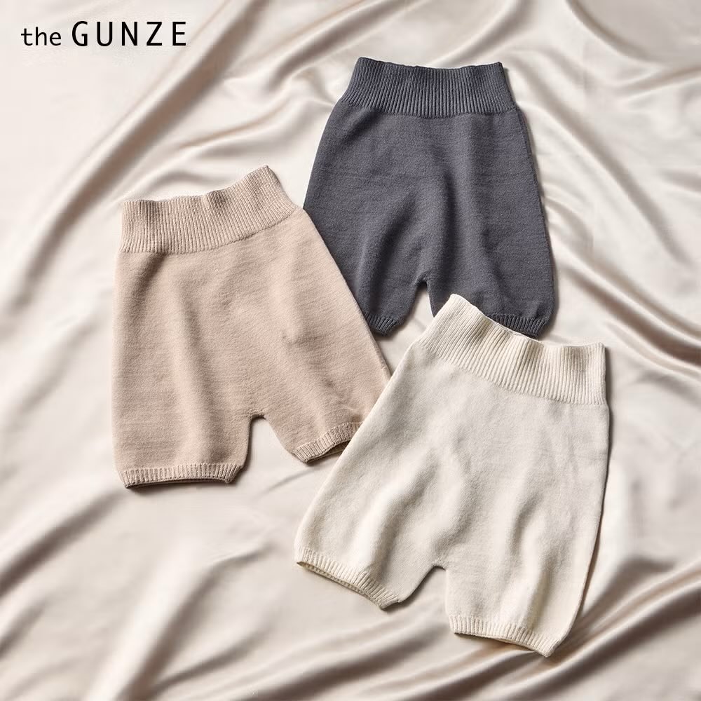 gunze_jp's tweet photo. 「グンゼの腹巻きパンツが良すぎて、いろんな人におすすめしたい」だなんて、うれしすぎます🤭

「肌側シルク、外側は綿」ということは、ひょっとして「the GUNZE 肌側シルク 表側綿100％ 縫い目なし 腹巻付きパンツ」でしょうか？✨

この秋も、ここちよくお過ごしいただけますように🍂 https://t.co/1pwDEHHLaP