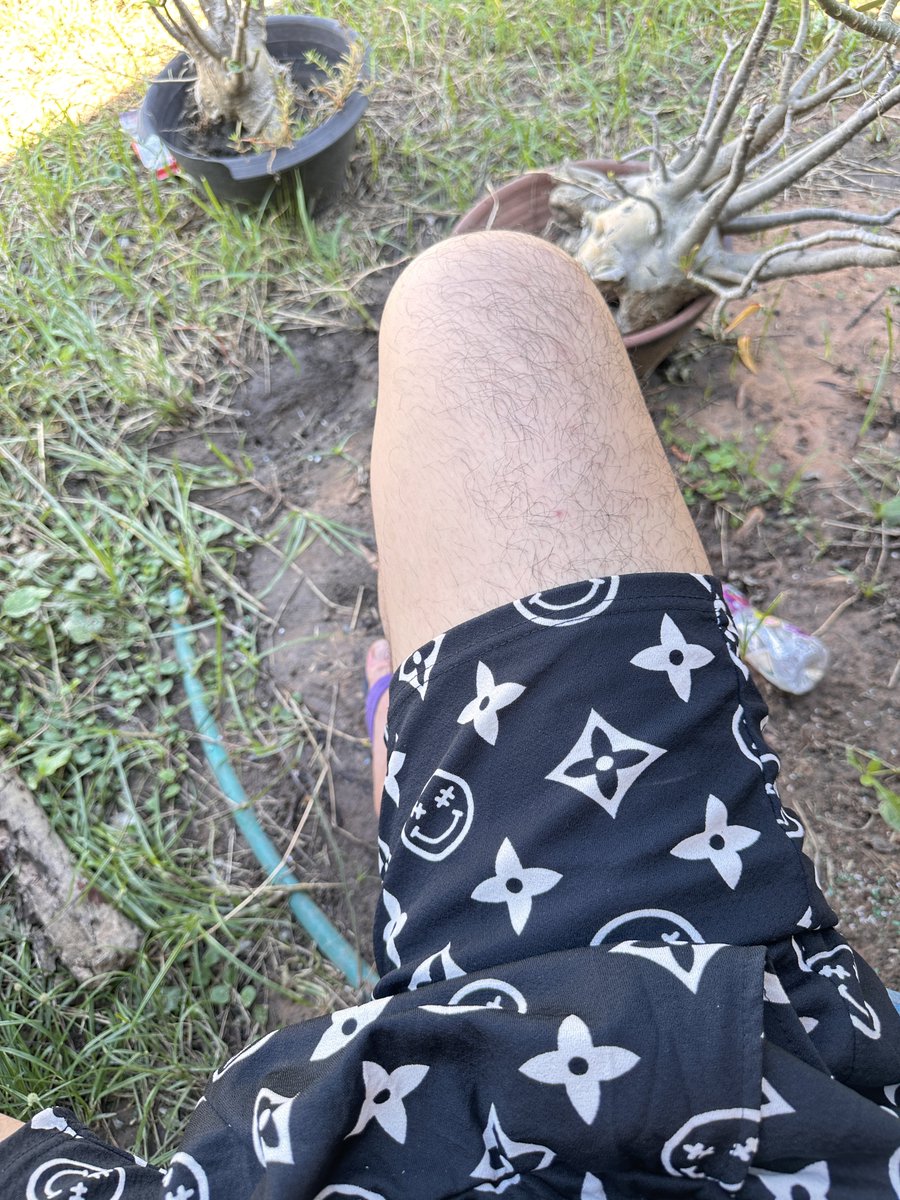 ChaySur33882's tweet photo. เหงาเกินไปแล้ว🤣🥹🥹 #กาฬสินธุ์ #ร้อยเอ็ด #สารคาม #มมส https://t.co/bzxduPI06f