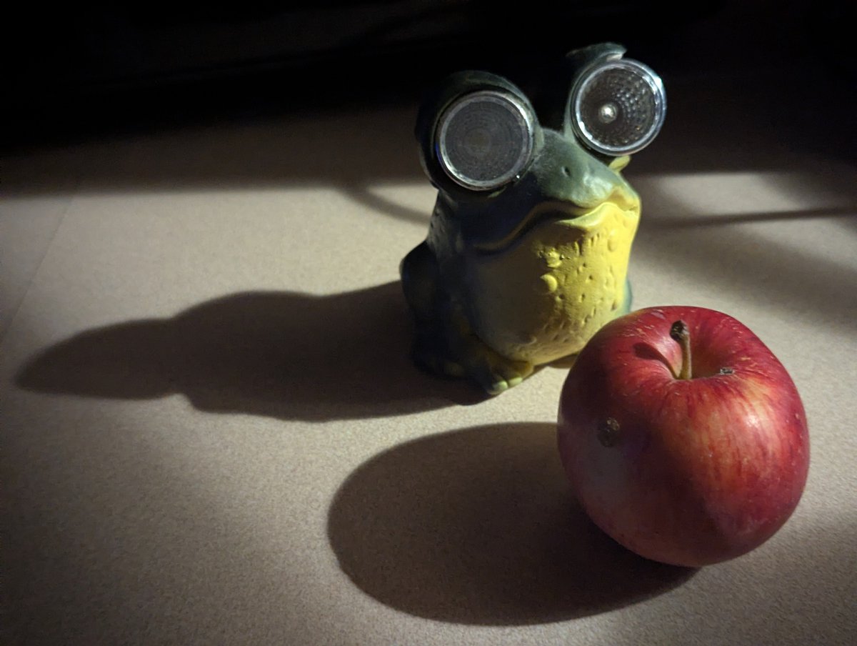 Cornysha_Syrup's tweet photo. Apple Frog 🍎🐸 

Namaste 🥹 https://t.co/b9Uv9YfiFS