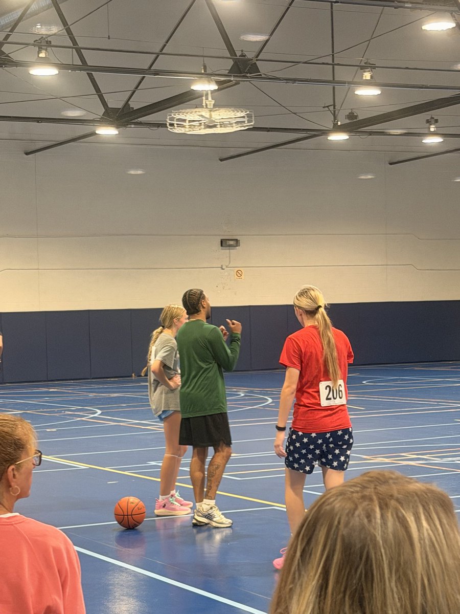 AubrieSandusky's tweet photo. Such an amazing time last weekend at College Basketball Prospects ID camp learning how to be way more confident with my game! So thankful for the gym time with great competition, and BIG thanks to all the coaches taking time to teach and give feedback. https://t.co/HhD2THGXIZ