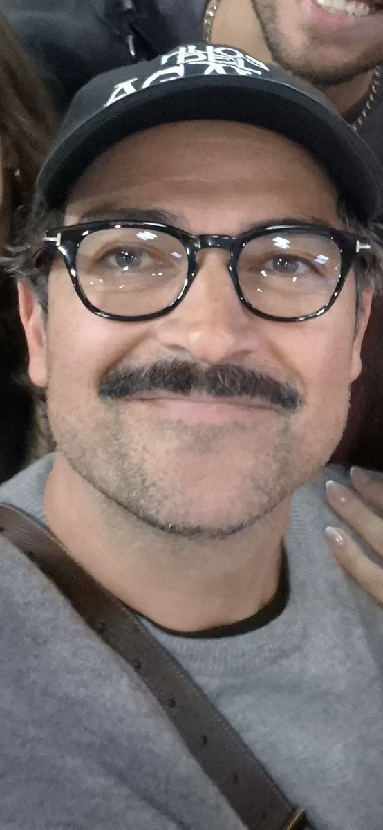 trrndyp's tweet photo. os olhos dele estavam tão clarinhos ontem de manhã 🥹 https://t.co/687OKgEO7a