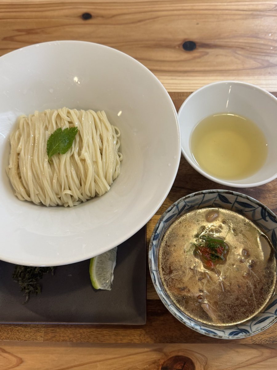 shigerumisaka's tweet photo. 朝、今日からフィールドワークの聖菜を見送って、ランチは2026年23回目のRustic Noodles🍜

昆布水つけソバがとにかく美味しいなー✨ https://t.co/41GkGxWLZD