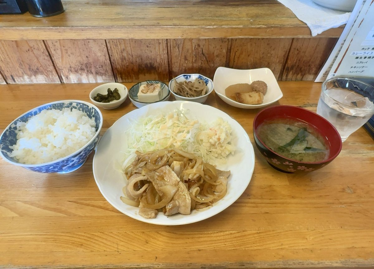 highrock_x's tweet photo. ランチ

豚生姜焼き定食

1,000円

ごちそうさまでした😋

#ランチ
#定食
#豚生姜焼き
#きぬや https://t.co/SylHJcwLlQ