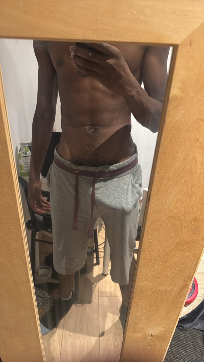 latag_l's tweet photo. Who wanna see my thick #bbc #horny https://t.co/Kn7R07GlLH