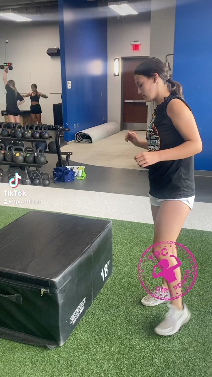 TreasDxFredeDAU's tweet photo. Coach @moeeee__27 has UHigh athlete @gracegaddis08 focused on leg strength. Throwing starts from the ground up—strong legs build power and transfer energy through the arm to the ball. https://t.co/uafZ2RtXV3