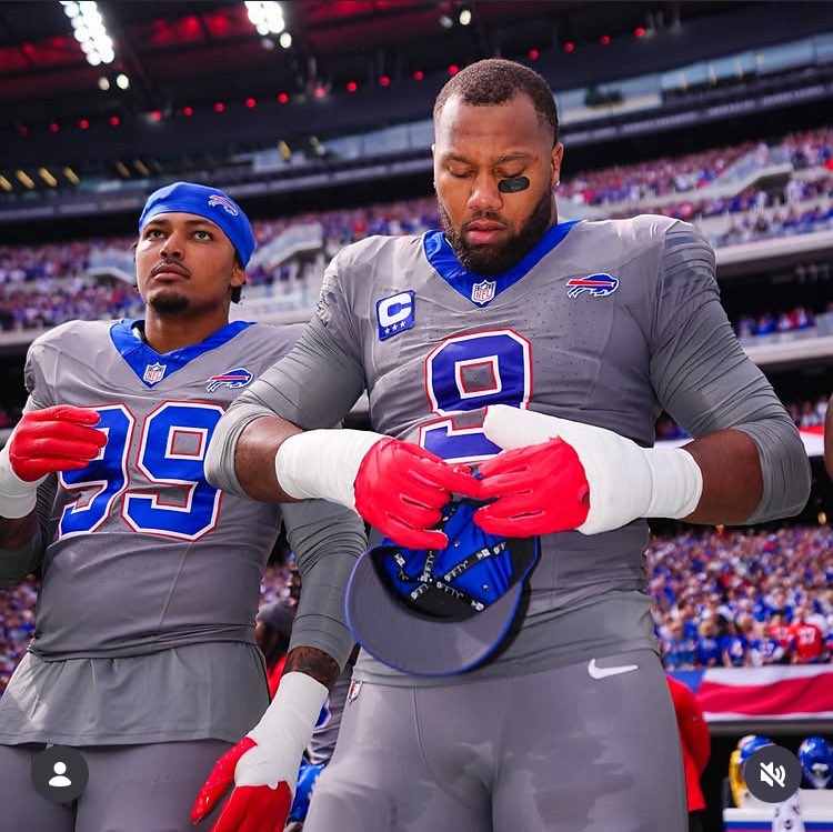 BuffaloMuse's tweet photo. Bradley Chubb through 3 games:

- 1.5 sacks
- 8 pressures
- 5 hurries
- 2 QB hits
- 4 assists
- Leading all qualified EDs in assists (PFF)

Such an impactful off-season addition 🔑 https://t.co/UmTr5Cxrkp