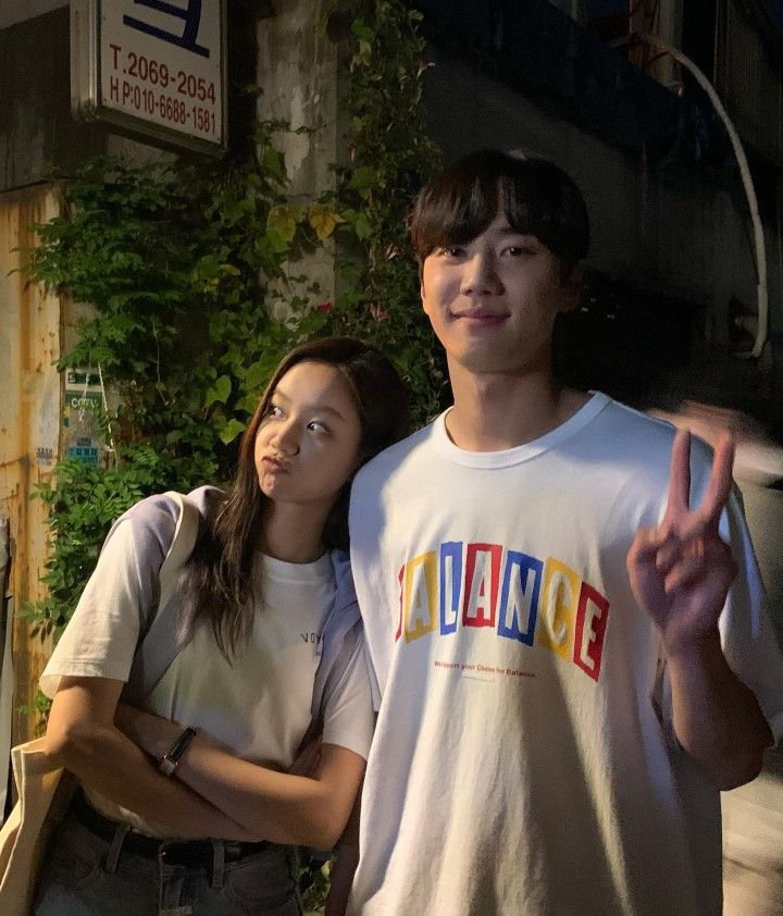 fox_jun22's tweet photo. Lee Junyoung with Lee Hyeri 🥰 My pookie bears, my OG ship 😫 #MayIHelpYou https://t.co/OCJ0940myy