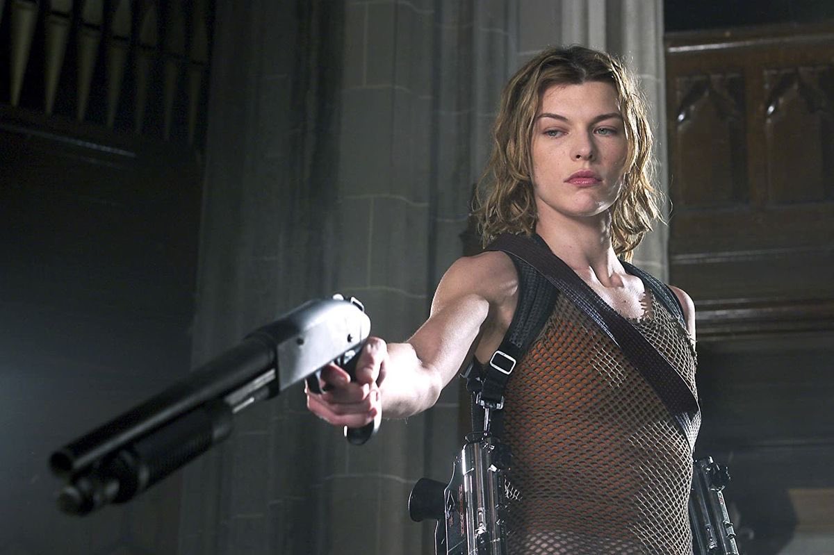 femmebugzz's tweet photo. milla jovovich in RE https://t.co/vs7rdNnD8C