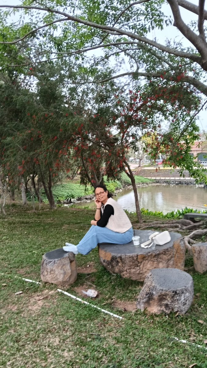 ji61624223's tweet photo. When I want to escape from the busy city, I will go to the old alley where tang trees grow, sit under the tree, and listen to the gurgling water by the Yi River, it’s the most relaxing moment. https://t.co/OpqFDXmBYU