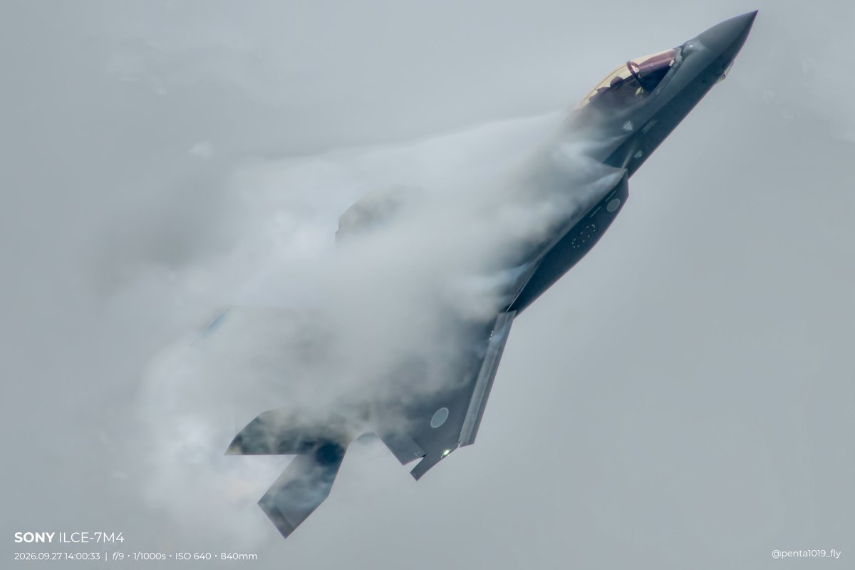 penta1019_fly's tweet photo. F-35の機動飛行まともに見るのは初めてだったけど、あの機動力と爆音には痺れました🔥 https://t.co/Sosq7eoASe