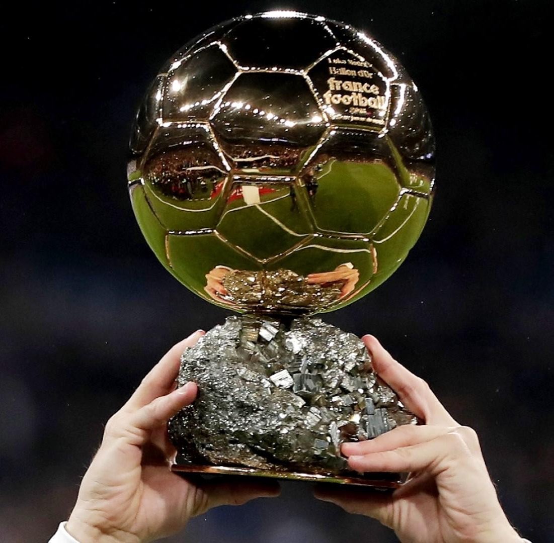 Encu5Futbol's tweet photo. 🌟 Si todos los años tu club entregara el Balón de Oro a su mejor jugador: ¿Quiénes hubieran sido los últimos 12 ganadores?

2026: 
2025: 
2024: 
2023: 
2022: 
2021: 
2020: 
2019: 
2018: 
2017: 
2016: 
2015: https://t.co/dCxTE7WoIs