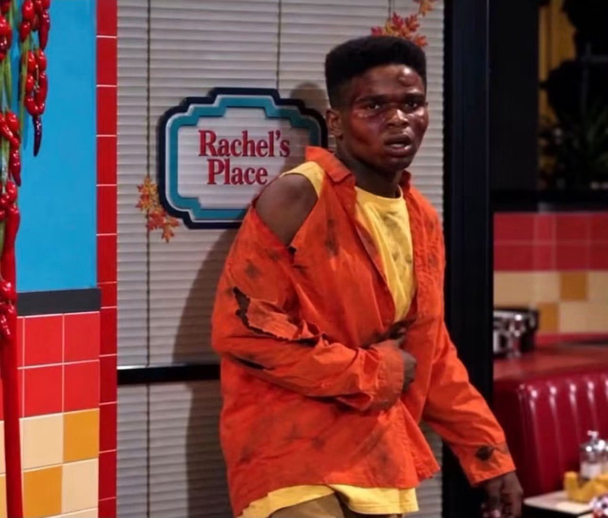 VintageSitcoms's tweet photo. Y’all remember when the GDs beat the sleeves off Eddie Winslow?! 😂😭 Lost his shoe too 🤣

I remember how pissed Carl got. He was about to abandon the oath he took as a Cop by wanting revenge for what happened to Eddie. Lol. 😂 https://t.co/lUcEf5yCHd