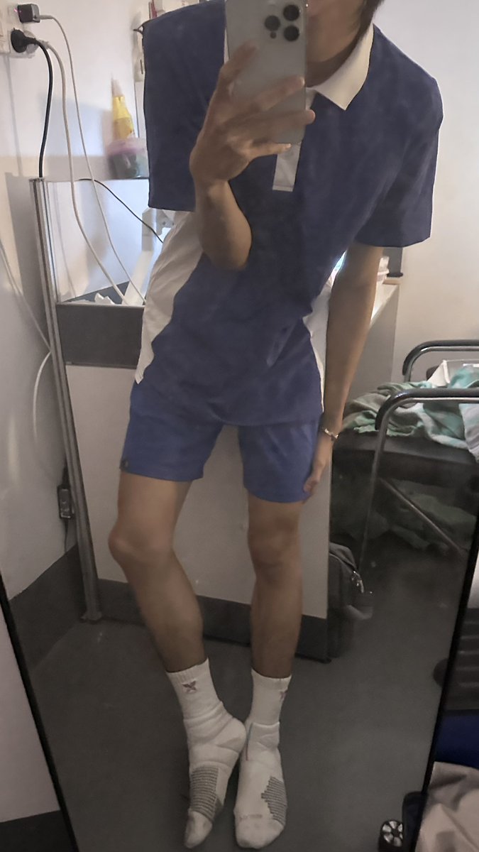 Lwestnyb's tweet photo. #校服 #白袜 #男高 https://t.co/XNZRQh3oQd