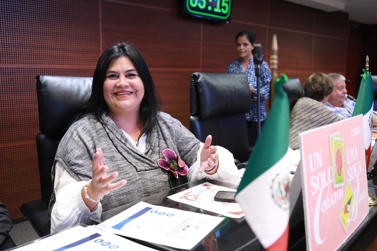 GpeChaviraMX's tweet photo. En la sesión ordinaria de hoy, estamos discutiendo asuntos de gran importancia para el presente y futuro de nuestro país.

Sigamos trabajando por la defensa de nuestra soberanía, por el bienestar de las y los mexicanos y por un México fuerte, libre y orgulloso de sus raíces. 🇲🇽 https://t.co/zw8EMeXket