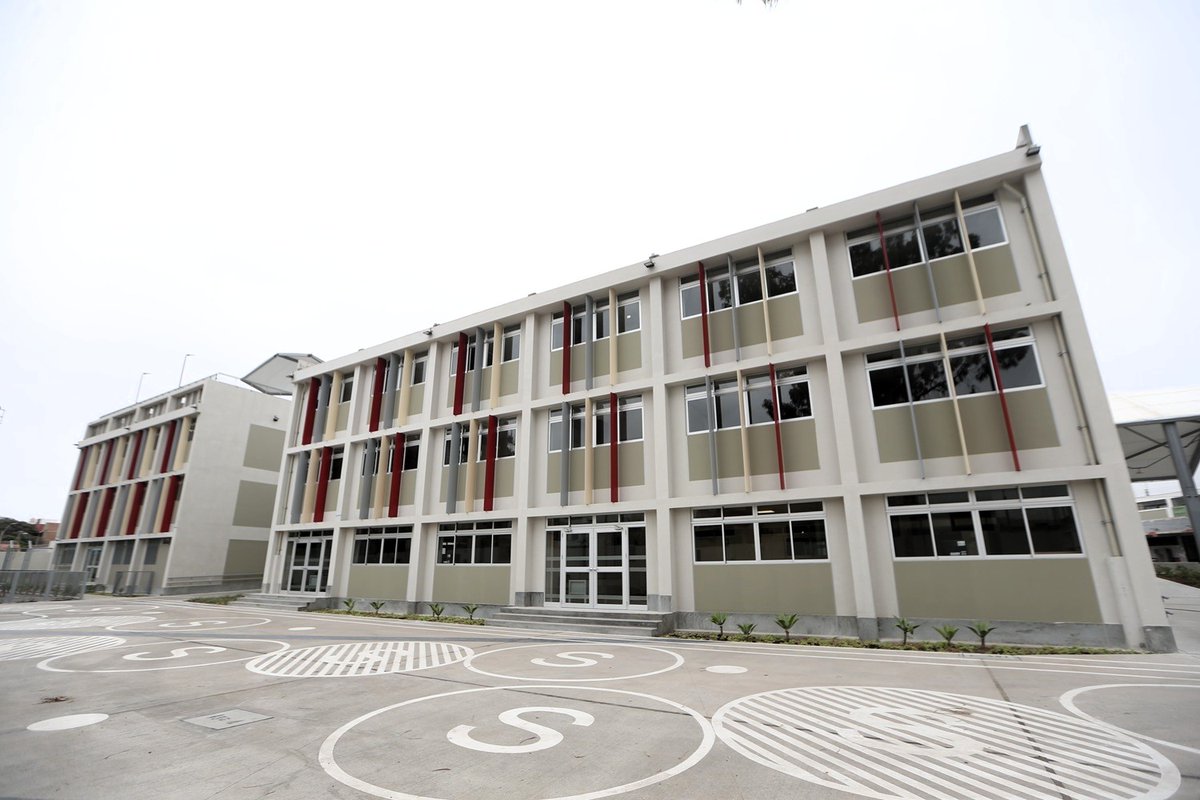 prensaperupe's tweet photo. 🇵🇪PERÚ-ERM 2026: Más de 10 mil colegios abrirán sus puertas como locales de votación el 4 de octubre. Minedu y ONPE coordinan entrega de instituciones educativas desde el 2 hasta el 5 de octubre.
https://t.co/RmQQgDoIk6 https://t.co/2b6NvKrWt8