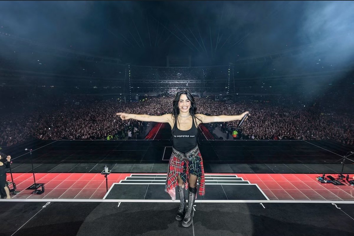 Lacasadelpopp's tweet photo. Cuando la gente te ama por lo que sos, no hay con que darle eh. https://t.co/RVwciZRGzh