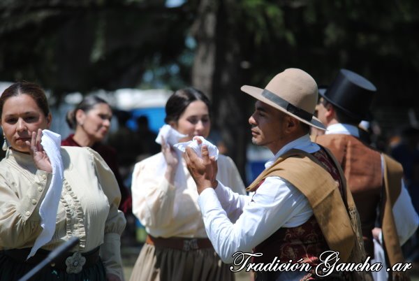 tradiciongaucha's tweet photo. 🇦🇷 29 de Septiembre Dia Nacional de la #Zamba en Homenaje al "Cuchi" Leguizamón #DiaNacionalDeLaZamba #Tradición 
https://t.co/oIN5NfkW12 https://t.co/HA3MCz5V25