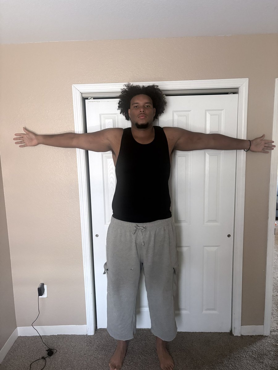 Gusbensonmoore's tweet photo. 6’8
315
82.5 wingspan
@kwoodall33 @EJLASSITER @CoachNiccum66 @ButlerGrizzlyFB https://t.co/pm6GsbakT0