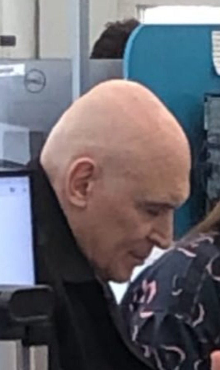 MConurbasic's tweet photo. 🔥 ESPERT JUBILADO DE LA MÍNIMA 🔥
El ex diputado y NARCOTRAFICANTE José Luis Espert, fue visto hoy en las oficinas de ANSES de San Isidro para tramitar su jubilación.

Se encontró con que solo tiene 5 AÑOS DE APORTES, de los cuales 4 fueron como diputado nacional, o sea, de estatal.

Y encima como no llega con los años, fue a pedir una MORATORIA.

Al final sí era un LUMPEN de mierda...