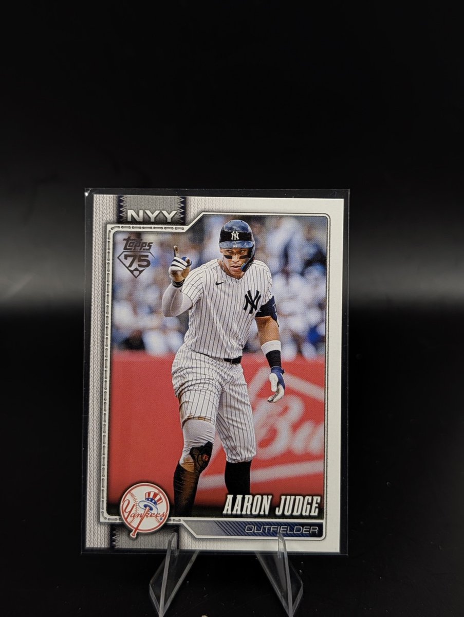 HarpoonHobbyCo's tweet photo. ⚾ Aaron Judge just dropped — 2026 Topps Series One #1 Topps 75

IG: https://t.co/v6YpFQCy1o
Live drops: https://t.co/10EgnBl3nV

#AaronJudge #NewYorkYankees #Yankees #ToppsSeriesOne #Topps75 #BaseballCards #TheHobby https://t.co/seQ5tpvyti