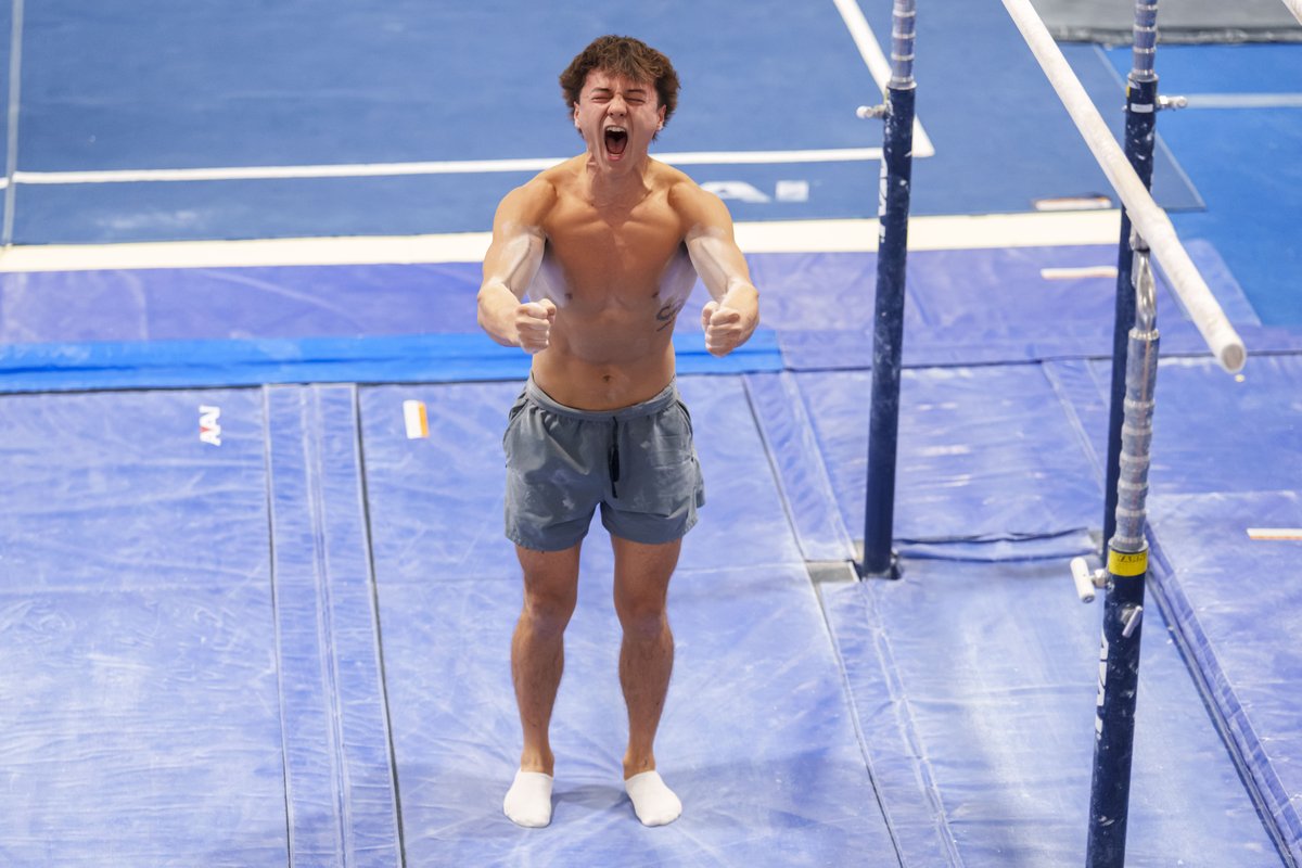 IlliniMGym's tweet photo. Back in our element. https://t.co/KK1S2Y59sA