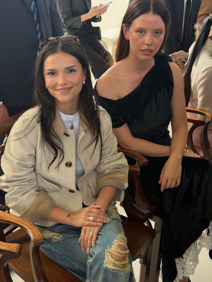 PopCrave's tweet photo. Inde Navarrette and Mia Goth stun in new photo together. https://t.co/vPrxuCKuZO