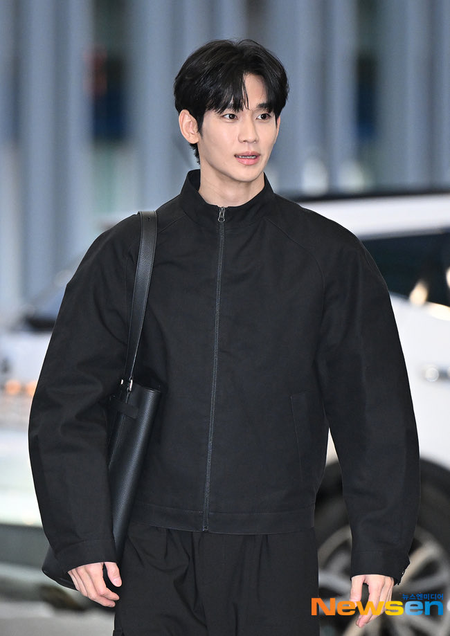 soohyunupdates's tweet photo. [0930] #KimSoohyun departs from Incheon Airport for his fan meeting in Manila <#OURFOREVERWITHYOU> https://t.co/tQos8RNPdI