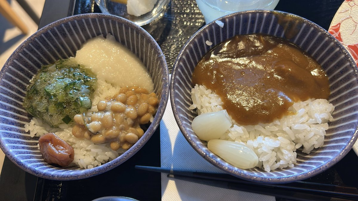 hsyk50's tweet photo. 山形きたら朝ご飯は
やはりこれでしょ🍚🍲😋
#つや姫
#ひとめぼれ
#芋煮 https://t.co/1CW75t6rW9