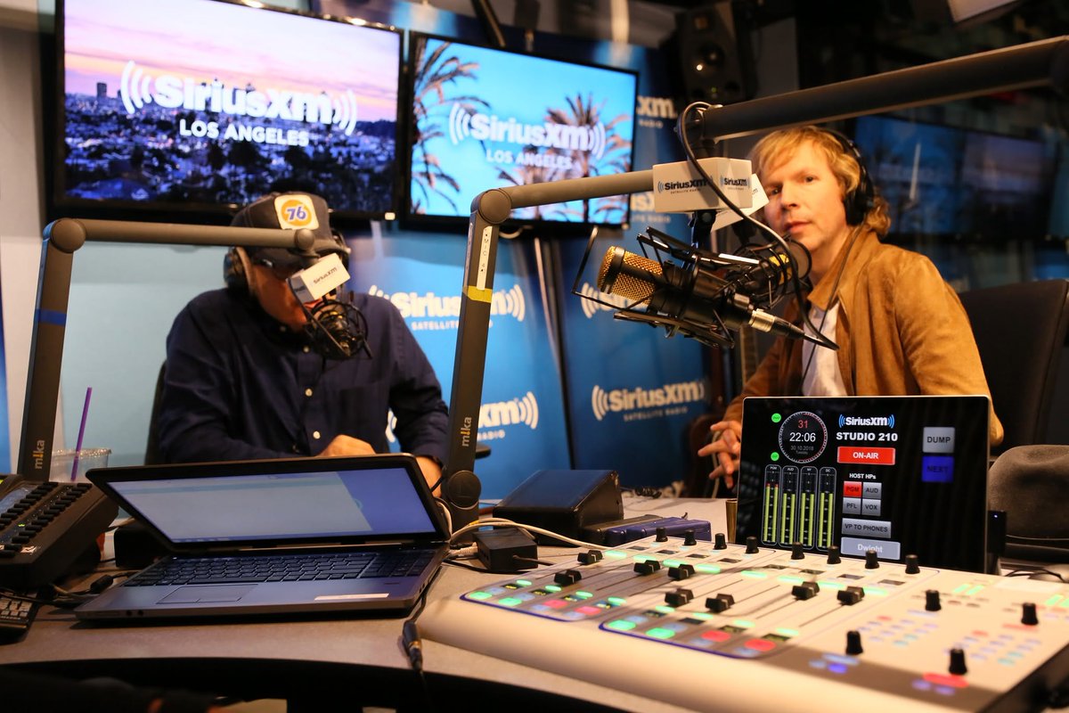 DwightYoakam's tweet photo. Dwight and @beck  performing "A Heart Like Mine" on Greater Bakersfield. Catch the episode on Dwight Yoakam and The Bakersfield Beat on @SIRIUSXM radio (ch. 349) tonight at 5pm PT / 8pmPT.

- D Team

#dwightyoakam #beck #greaterbakersfield #dwightyoakamandthebakersfieldbeat

📸: Emily Joyce Photography