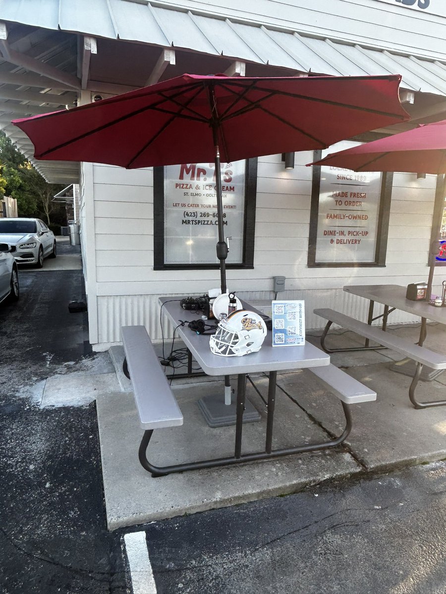 TheJeffCate's tweet photo. 👋 from Mr. T’s �� &amp; 🍦 in Ooltewah for another road show edition of @OTB423 Radio on @TalkRadio1023 &amp; https://t.co/TgpheG5OBa (7-8p)

@MeigsCountyFB head coach @CoachSimbeck will join us… tune in with @sportscowboy &amp; I as we talk some 🏈 &amp; more! https://t.co/R3vkP98RB0