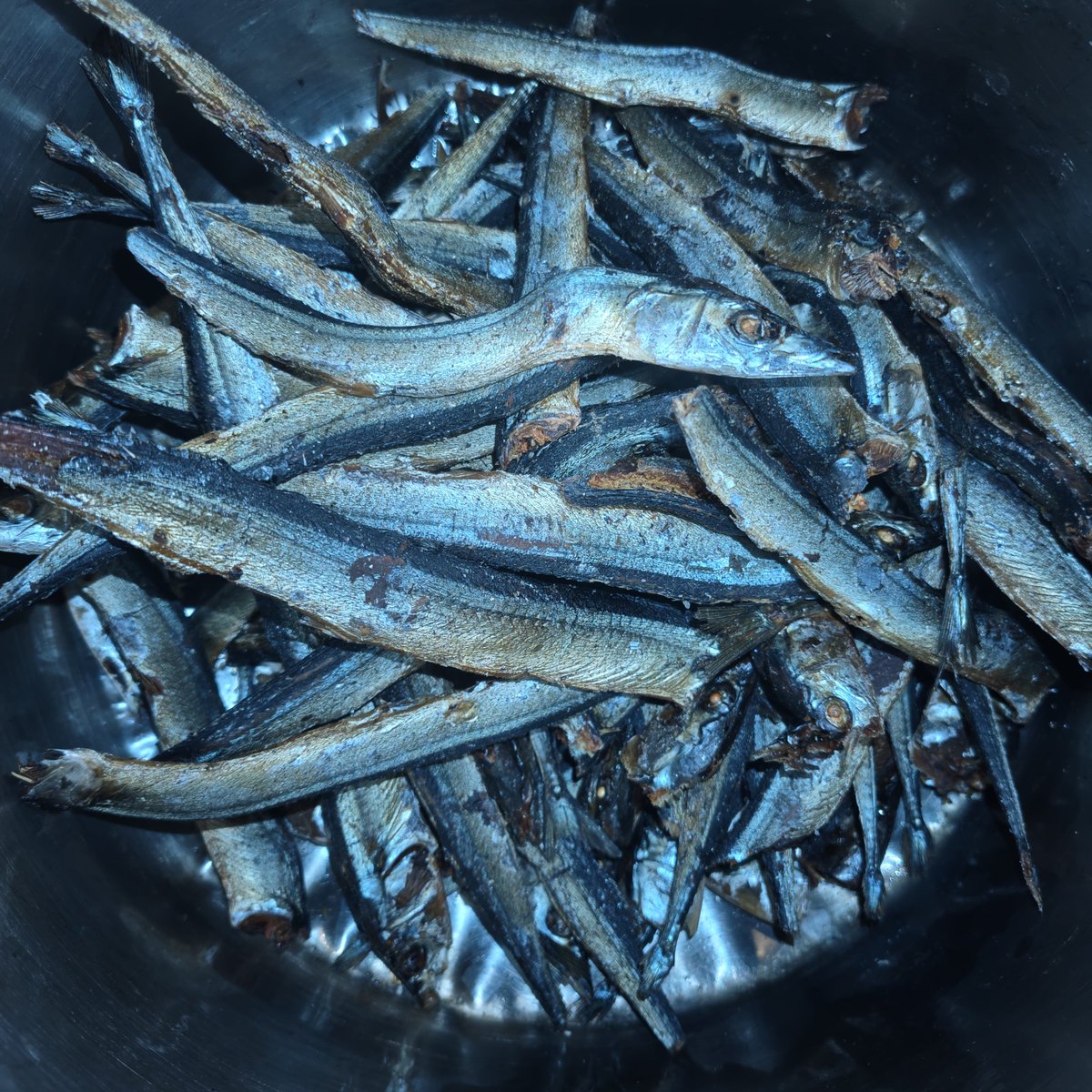 raamen_sumiredo's tweet photo. おはようございます
次回の限定さんまです🐟️
ママカリ煮干しの中華そば
今日か土曜日で終了見込みとなります
明日は予定通りお休みとさせていただきます
9:30〜14:30の営業となります
よろしくお願いいたします🙇
＃らぁ麺すみれ堂
＃さんま節
＃ママカリ煮干し
＃無化調ラーメン
＃自家製麺 https://t.co/9BtRPueRMn
