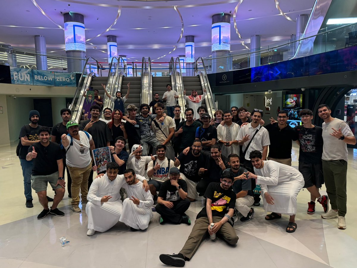 Jenzossb's tweet photo. Thank you all for being a huge part of JQL💜💚 https://t.co/IZt8wnTNz7