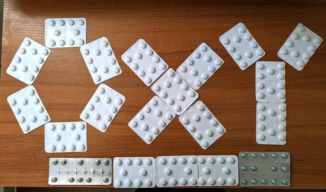 realcodeindream's tweet photo. A few blisters of 80s #drugtwt #oxy #oxycodone https://t.co/xEwCHceGiT