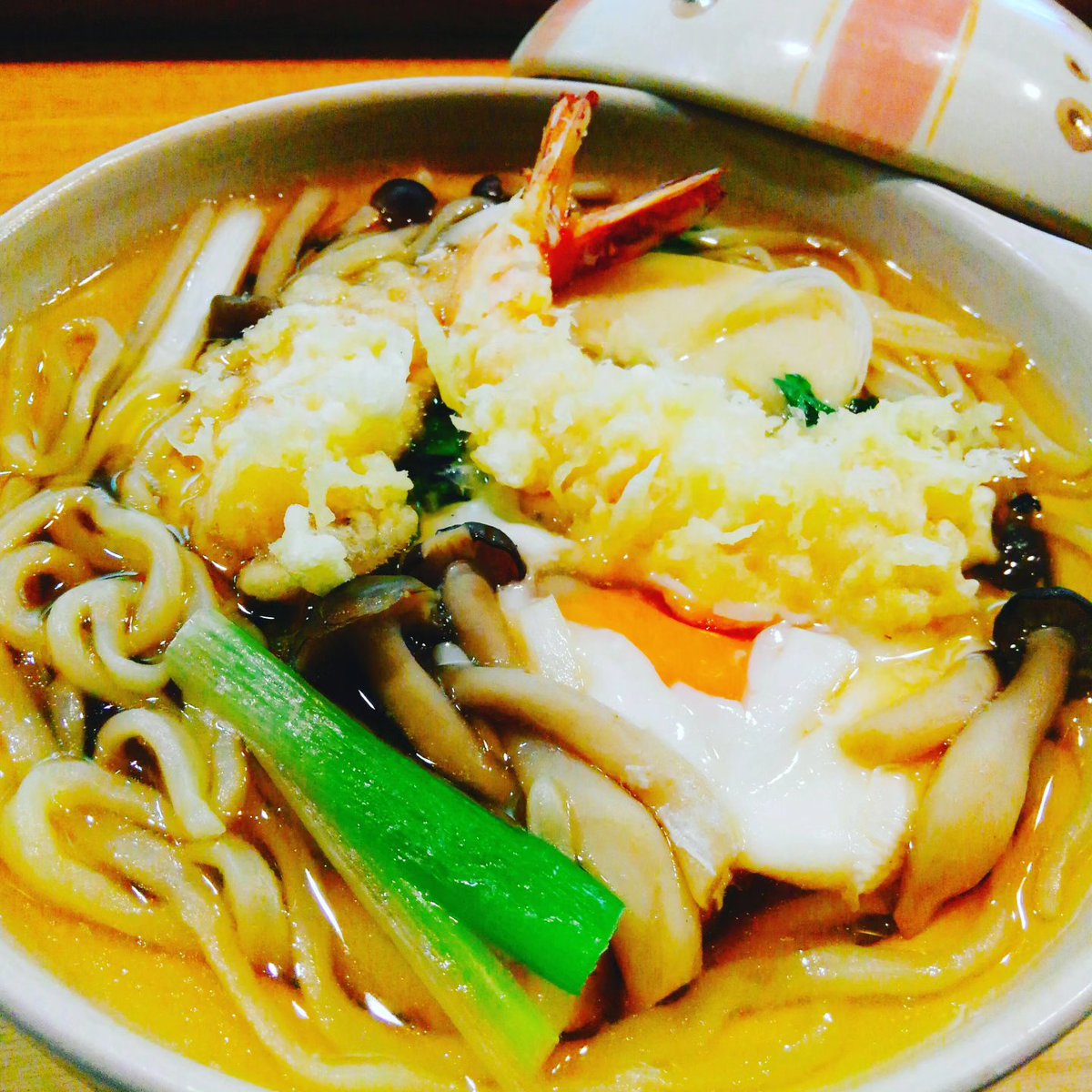 SHINvirgoZ's tweet photo. 手打ち細うどん始まりました💪
鍋焼き　いかがですか〜☺️

本日ランチセットは、
秋しゃけ炊き込みご飯
煮物小鉢
天ぷら盛り
新そば

お待ちしております🙇 https://t.co/Frq5EdFjCF