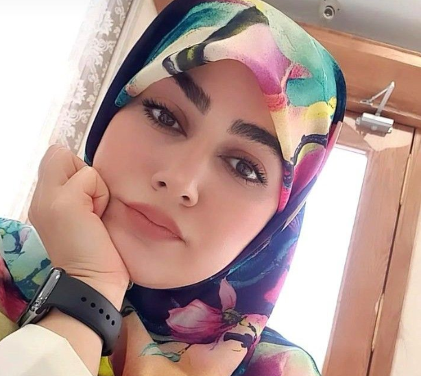 MelissaBernalS1's tweet photo. أشعر أني أستحق حبًا أنقى؟ 🥺 https://t.co/dceHgxoqob