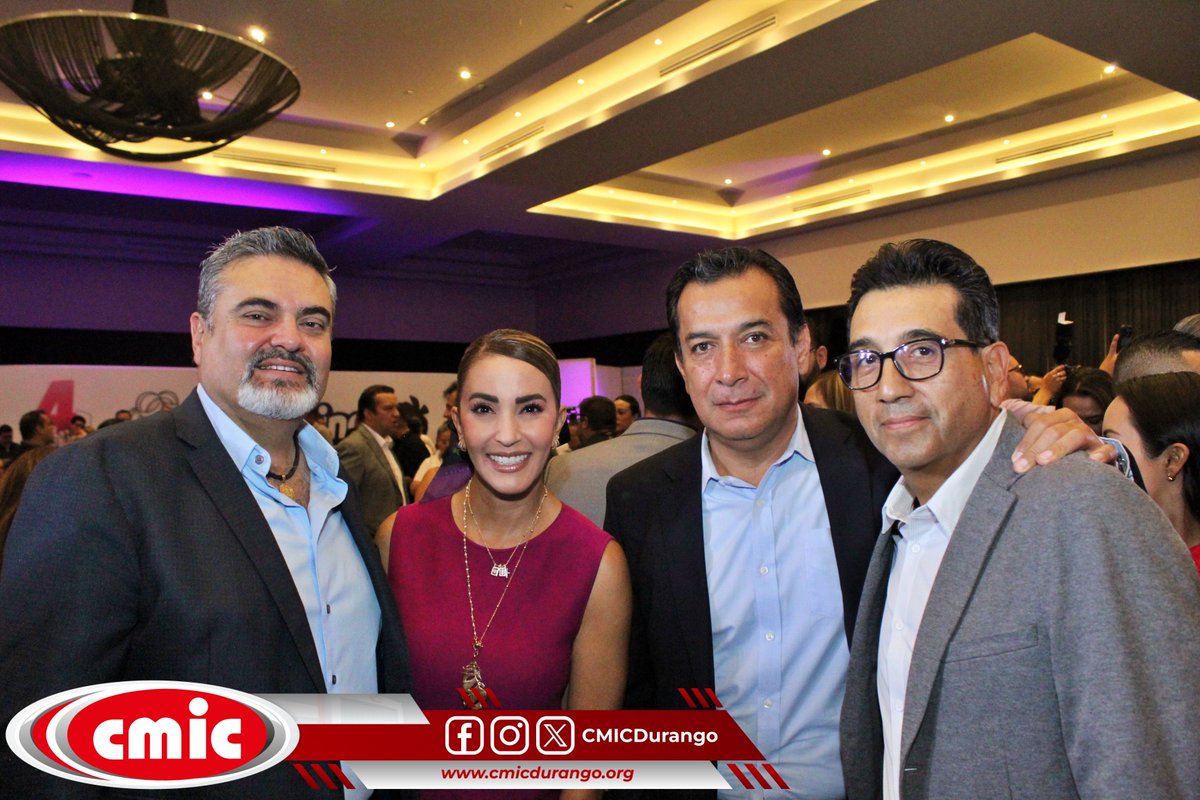 cmicdurango's tweet photo. Nuestro Tesorero, Arq. Mario Alberto Cervantes, asistió al Informe de Resultados del DIF Municipal Durango, encabezado por la Lic. María Guadalupe Ochoa Rodríguez y la Sra. Marisol Rosso.

¡Desde la #CMICDurango felicitamos su labor en favor del bienestar social! 👏🏼📊🤝 https://t.co/aQ4N3zltfQ