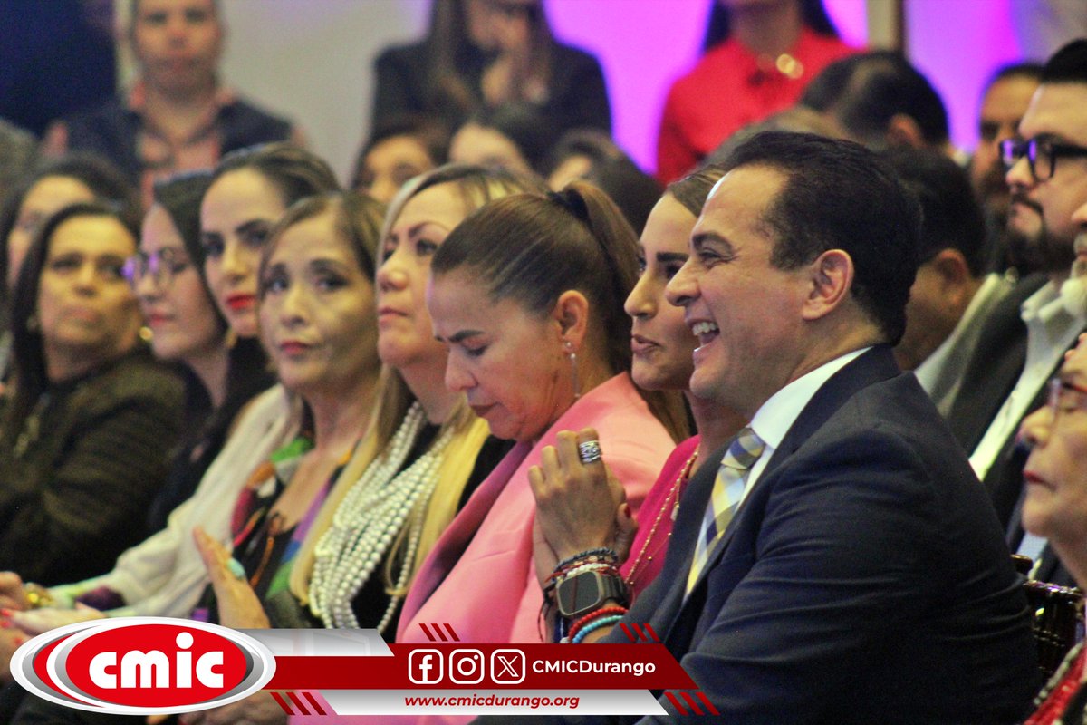 cmicdurango's tweet photo. Nuestro Tesorero, Arq. Mario Alberto Cervantes, asistió al Informe de Resultados del DIF Municipal Durango, encabezado por la Lic. María Guadalupe Ochoa Rodríguez y la Sra. Marisol Rosso.

¡Desde la #CMICDurango felicitamos su labor en favor del bienestar social! 👏🏼📊🤝 https://t.co/aQ4N3zltfQ