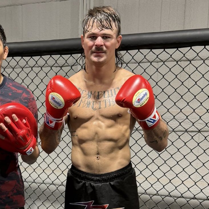 ChampRDS's tweet photo. 🗣️ Diego Lopes:

"I love that people think I'm small for 155 lbs and think I'm dead because of it 💀🤣" https://t.co/mLsaUrWIiP