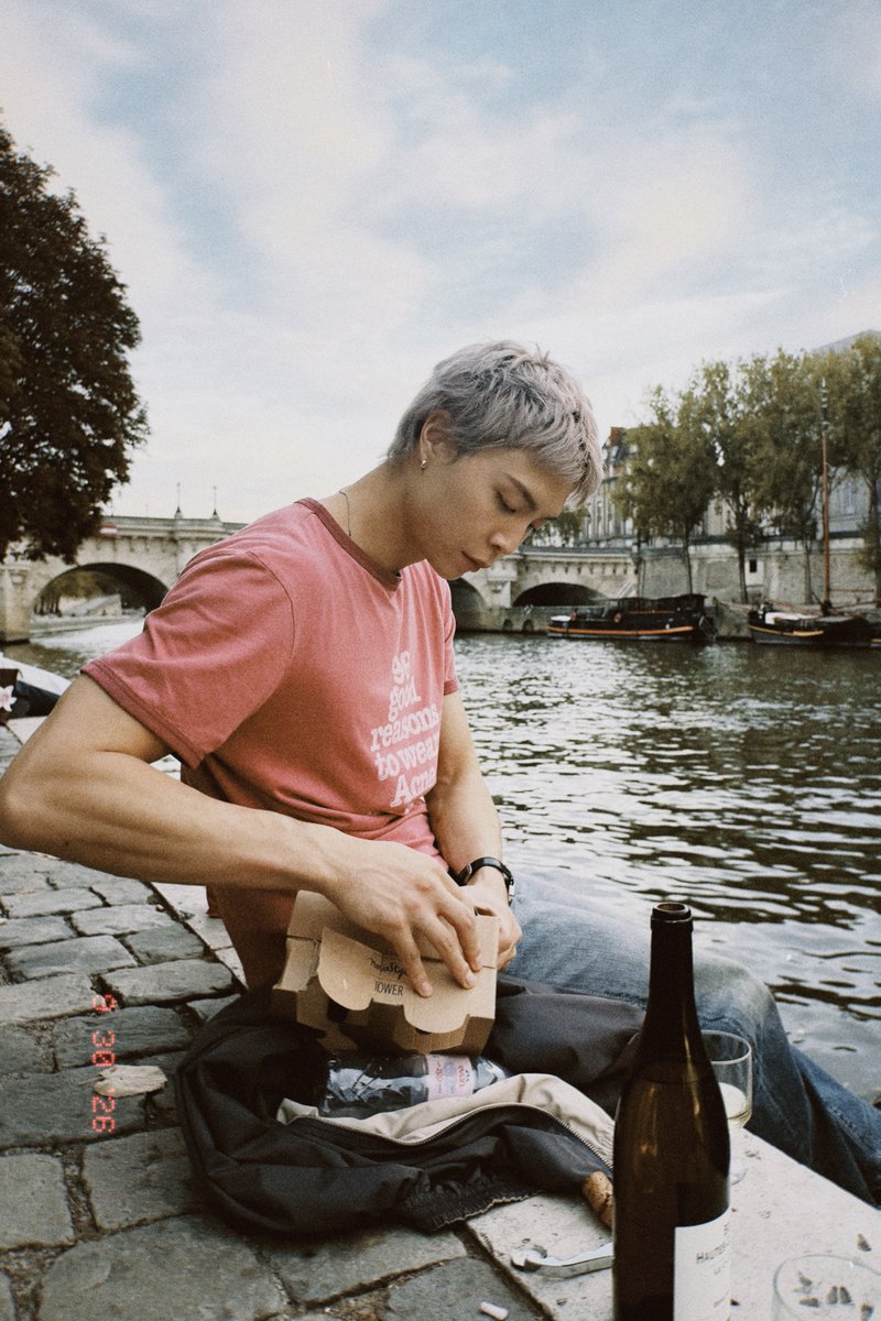 americanobear's tweet photo. boyfriend material - 🥐🥂 https://t.co/kB2izH1anq