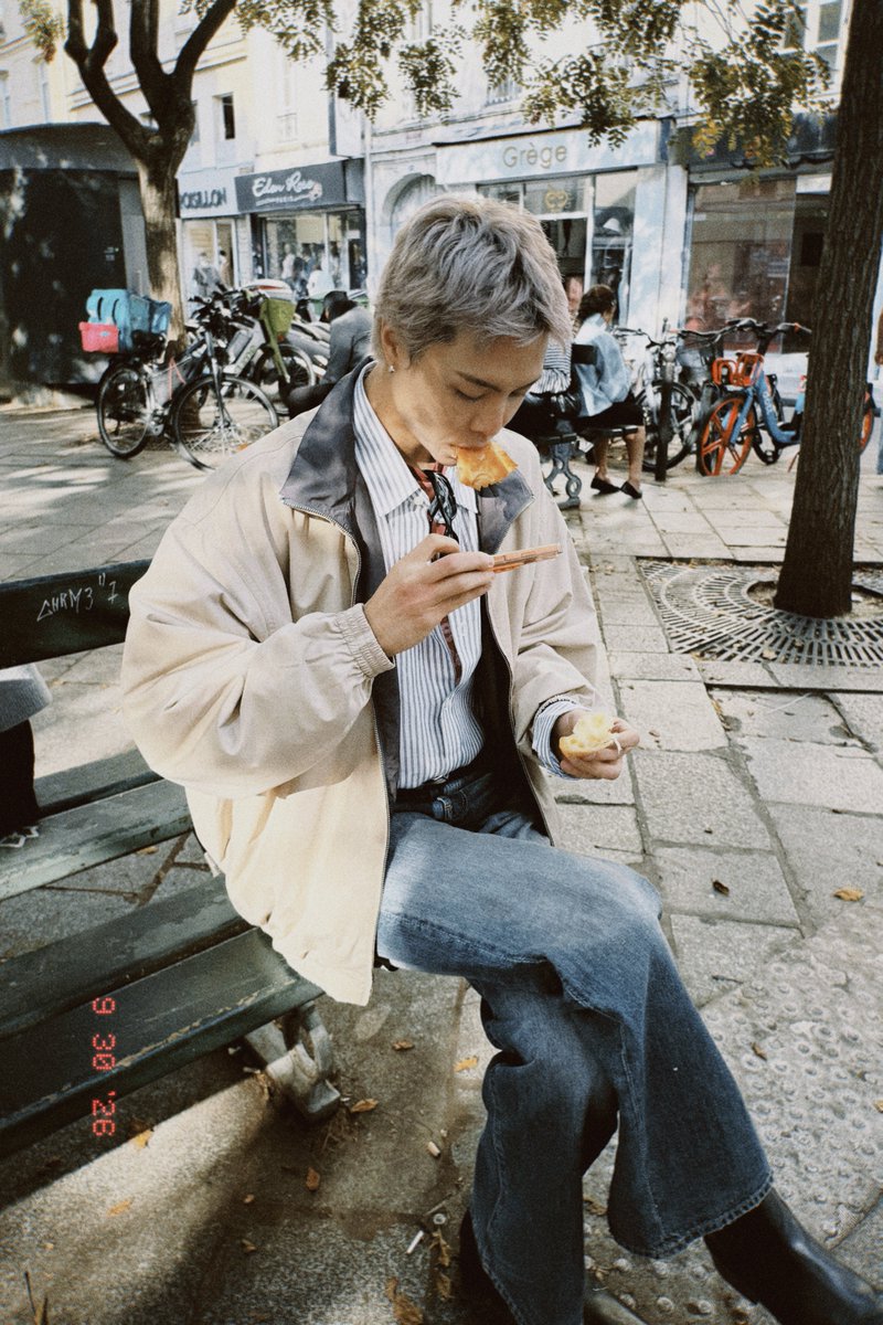americanobear's tweet photo. boyfriend material - 🥐🥂 https://t.co/kB2izH1anq