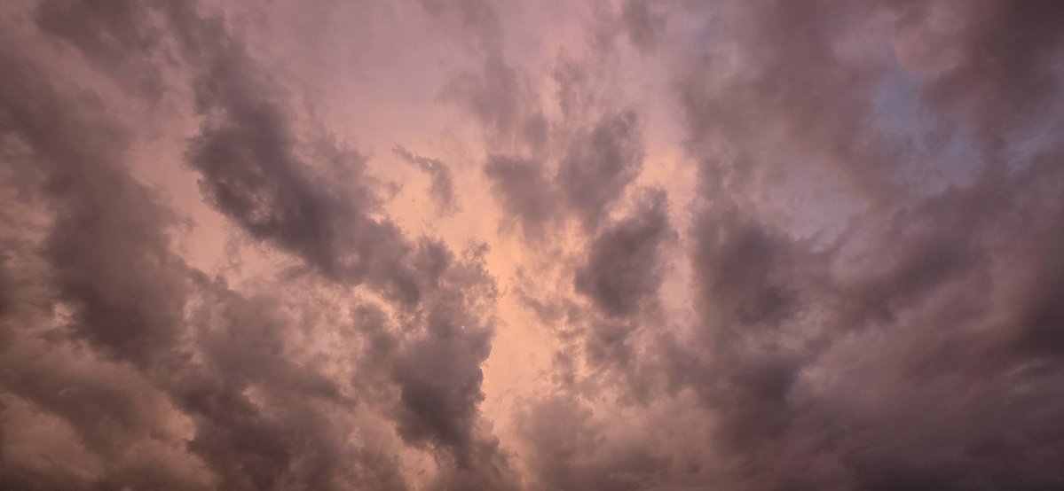 Havenlust's tweet photo. The sky breaks open, and suddenly the world remembers how to breathe. https://t.co/3HBQdVm1BM