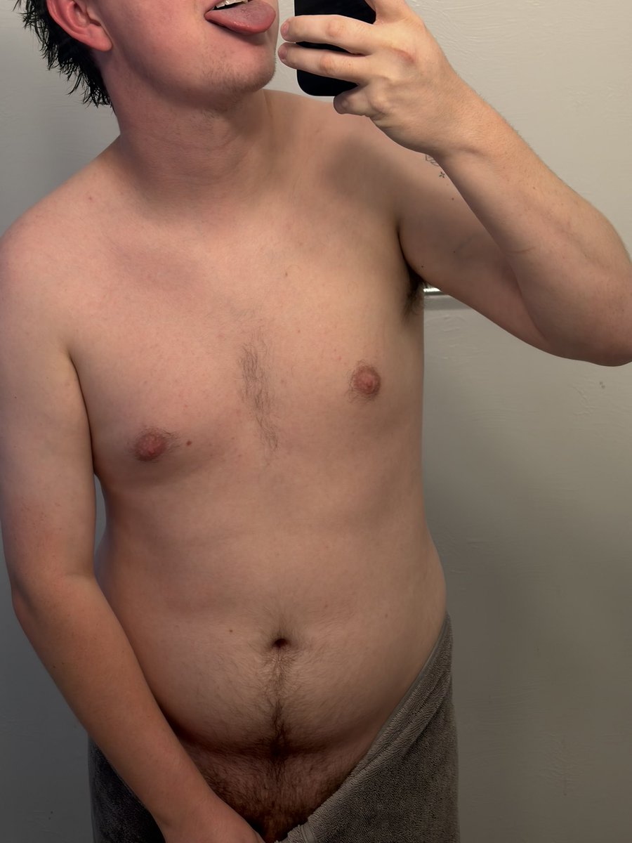 2003versedude's tweet photo. Need some help drying off after the shower 
#bi #college #horny #nsfwtwtًً #nsfwㅤㅤ https://t.co/I2S8pGdtie