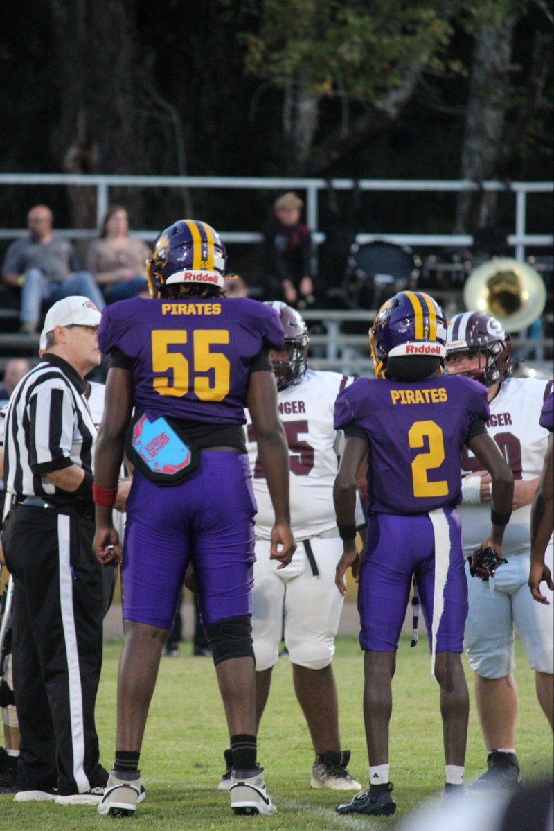 jeffery_MOAC's tweet photo. 55️⃣ Big frame. Big motor. Coming for everything. 🏴‍☠️💯

6’5” | 250 | DE/OL | 3⭐️ | Class of 2030
Competing. Making plays. Earning respect.
Coaches, I’m ready to work. 🦍🔥

#AGTG #ClassOf2030 #RecruitMe #CollegeFootball #FootballRecruiting https://t.co/zrB9sSBgDk