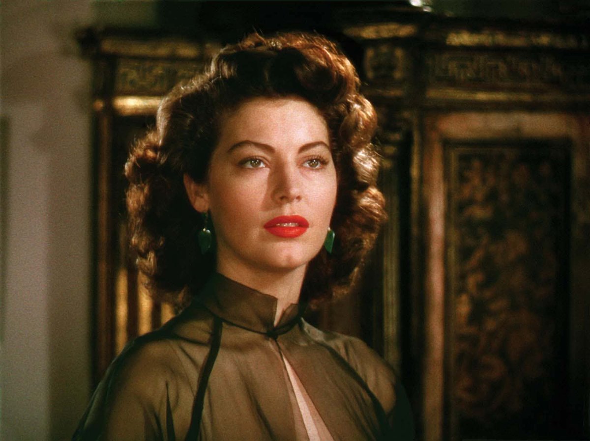 kitapcierdem's tweet photo. Büyüleyici bir güzellik Ava Gardner https://t.co/Q735lKlmHP