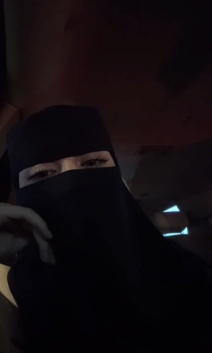 sht9ho1's tweet photo. #٢٠٣٠_بلا_نقاب المبزره الي قاعده تتكلم عن نقاب وبلانقاب تحسب لكل نفس اهلها الحين بيجونك النسويات ذكوريه مغسول مخها  يااطفال ينونو ترا احنا بلاد الحرمين شريفين موبااامريكا انتي وياها النقاب الحجاب فرض ولاموفرض احنا مانلبسه عشان لااهل نلبسه عشان نرضي الله وبس الله يشفيكم https://t.co/NIipHm9gYq
